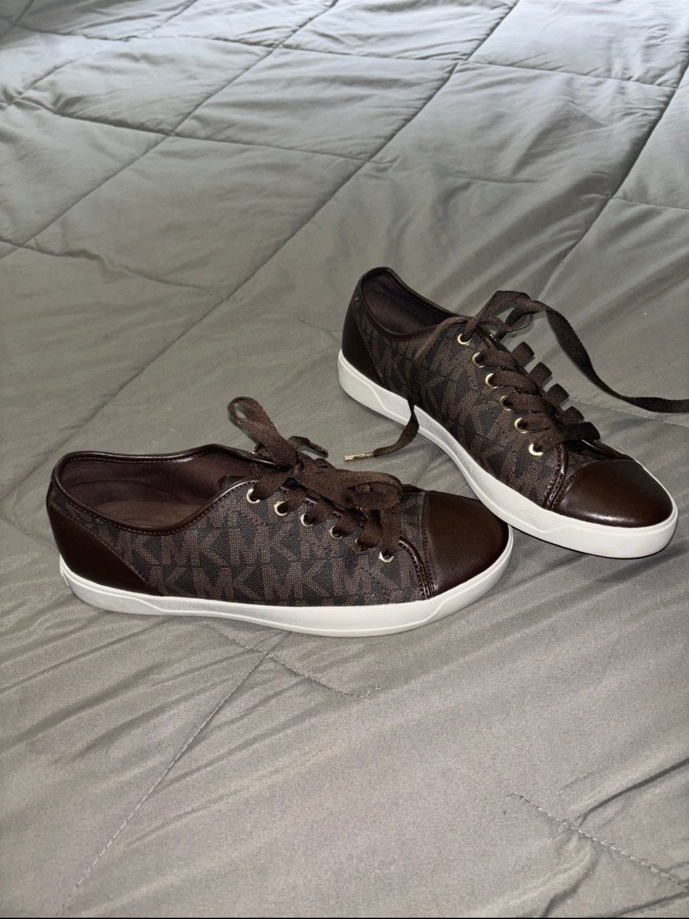 Michael Kors Dark Brown Logo Low-Top Sneakers with White Sole size 10M